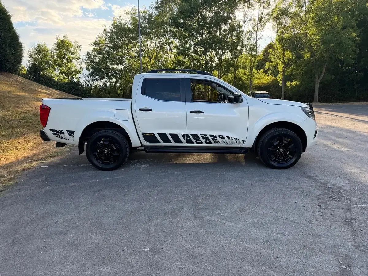 Used Nissan Navara N-Guard 190 HP (139 kW) 2020 White Pickup