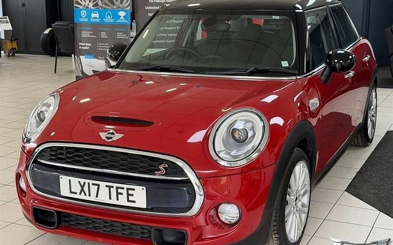 Używany Mini Cooper S Hatch 192 KM (141 kW) 2017 Czerwony Hatchback
