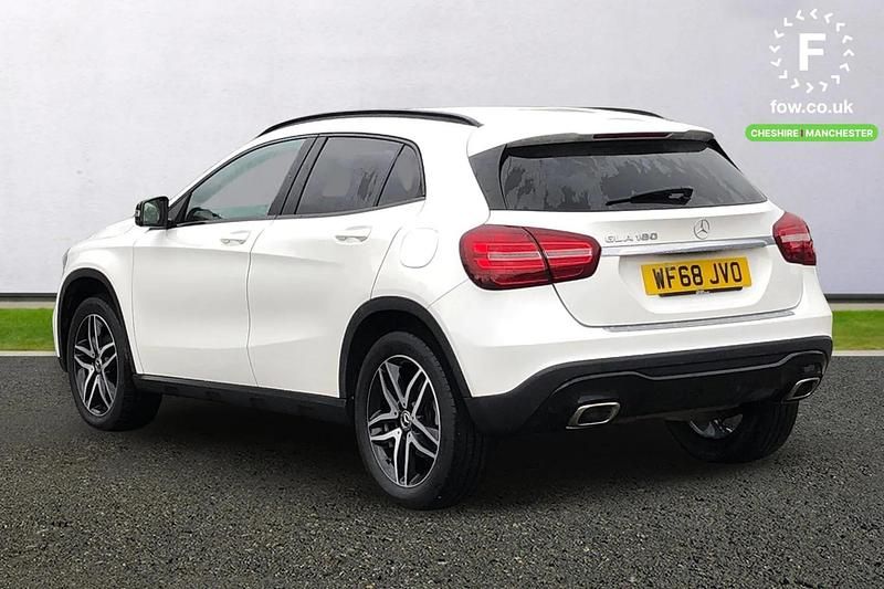 Used Mercedes GLA180 Urban 122 HP (89 kW) 2018 White SUV