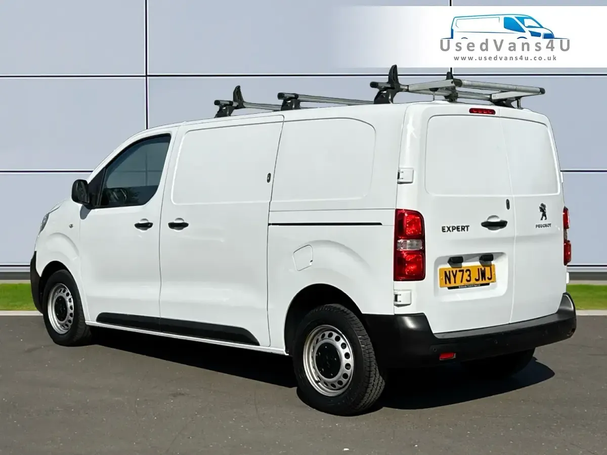 Used Peugeot Expert Premium 145 HP (106 kW) 2024 White Van