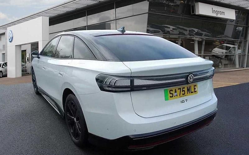 Usado VW ID.7 Pro 210 kW (286 CV) 2025 Blanco Utilitario