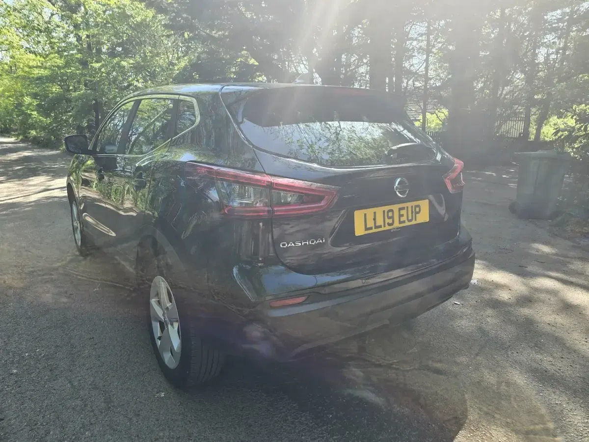 Used Nissan Qashqai Acenta Premium 115 HP (84 kW) 2019 Black SUV