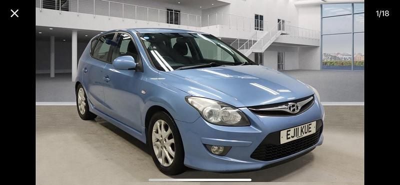 Blue Used 2011 Hyundai i30 Comfort Hatchback | £1,995 (Fair price) - Image 1/4
