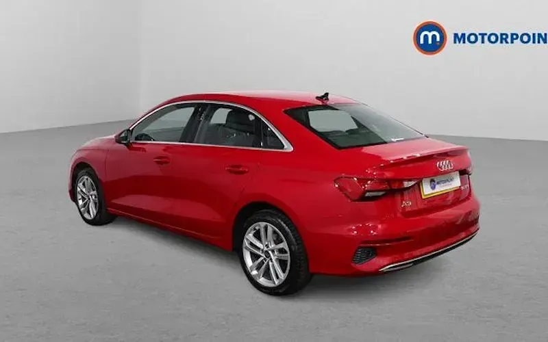 Usado Audi A3 Sport 150 CV (110 kW) 2023 Rojo Berlina
