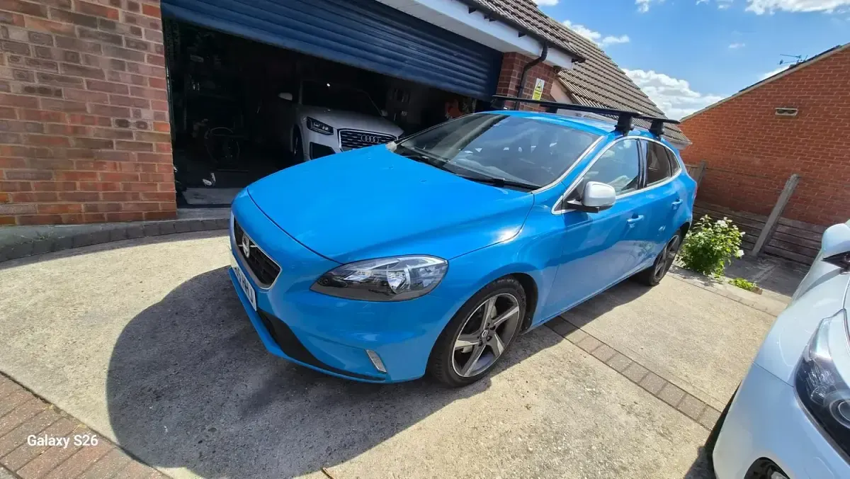 Used Volvo V40 R-Design 2016 Blue Hatchback