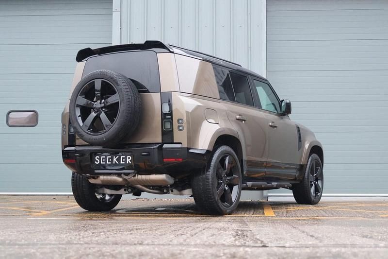 New Land Rover Defender HSE Dynamic 2026 Brown SUV