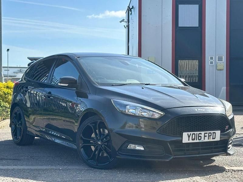 Used Ford Focus ST 185 HP (136 kW) 2016 Black Hatchback