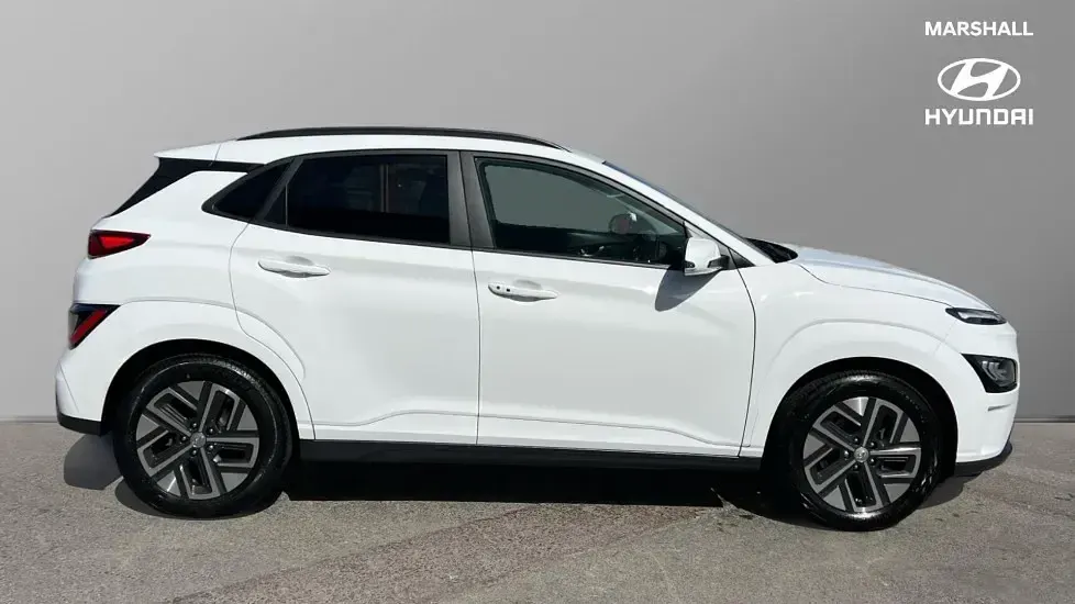 Used Hyundai Kona Premium 150 kW (204 HP) 2022 White SUV