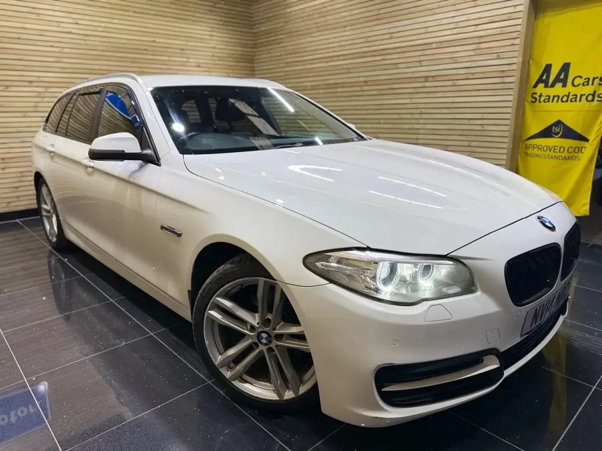 Używany BMW 520 Comfort Edition 190 KM (139 kW) 2014 Biały Kombi