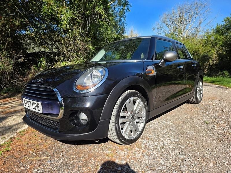 Black Used 2017 Mini Cooper Hatch Hatchback | £7,495 (Good price) - Image 1/4