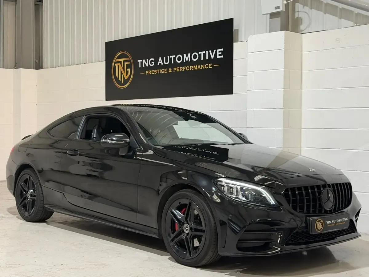 Begagnad Mercedes C220 AMG line 2018 Svart Sportkupé