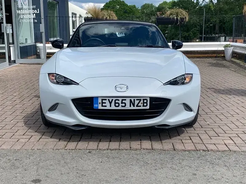 Używany Mazda MX5 Inclusive 131 KM (96 kW) 2015 Srebrny Kabriolet