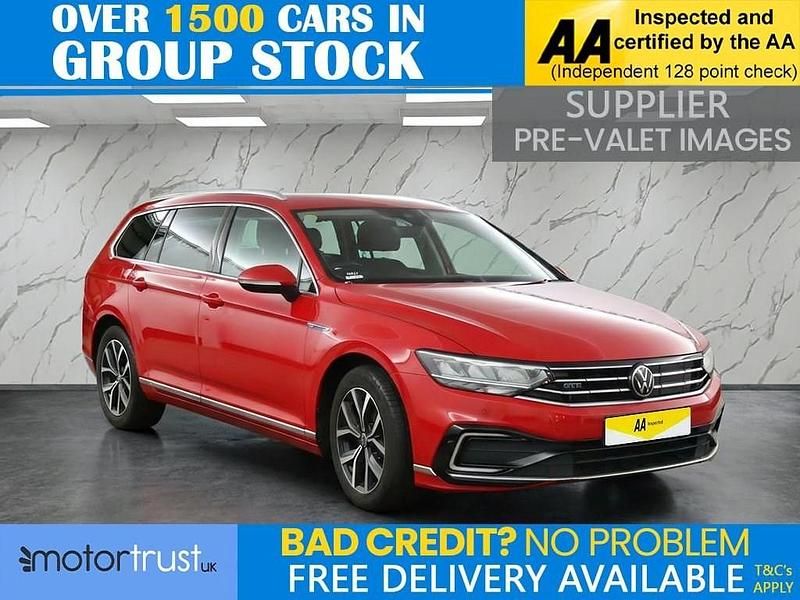 Red Used 2021 VW Passat GTE Estate | £12,700 (Good price) - Image 1/2