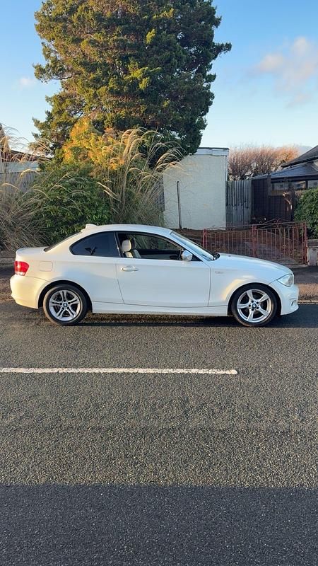 Used BMW 118 Coupé Exclusive 143 HP (105 kW) 2013 White Coupe