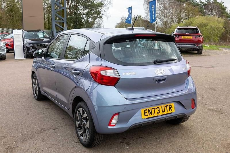 Used Hyundai i10 Advanced 83 HP (61 kW) 2024 Blue Hatchback