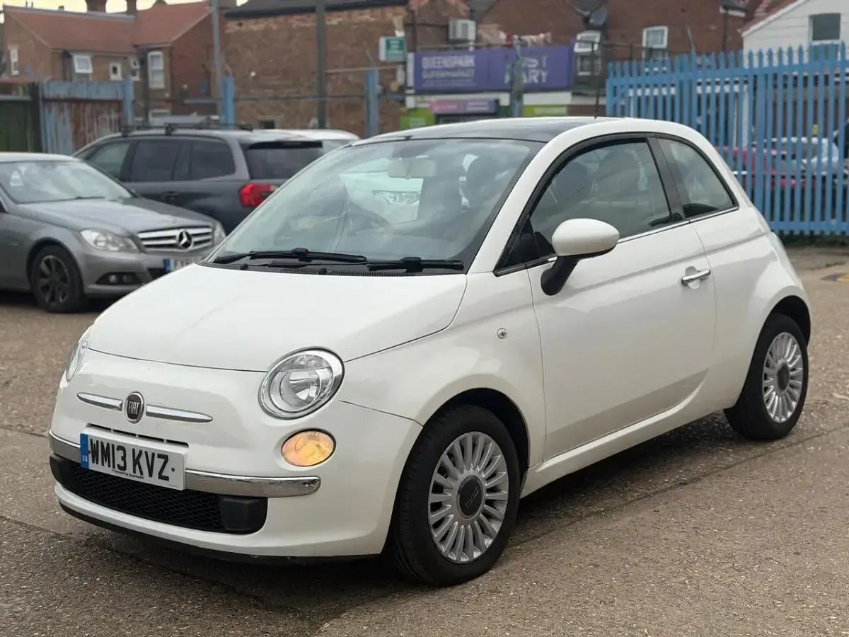 Used Fiat 500 Lounge 69 HP (50 kW) 2013 White Hatchback