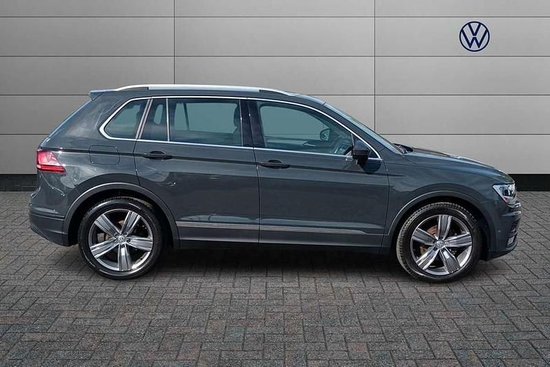 Usado VW Tiguan Match 150 CV (110 kW) 2019 Gris SUV