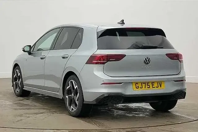 Used VW Golf VIII R-line 150 HP (110 kW) 2025 Silver Hatchback