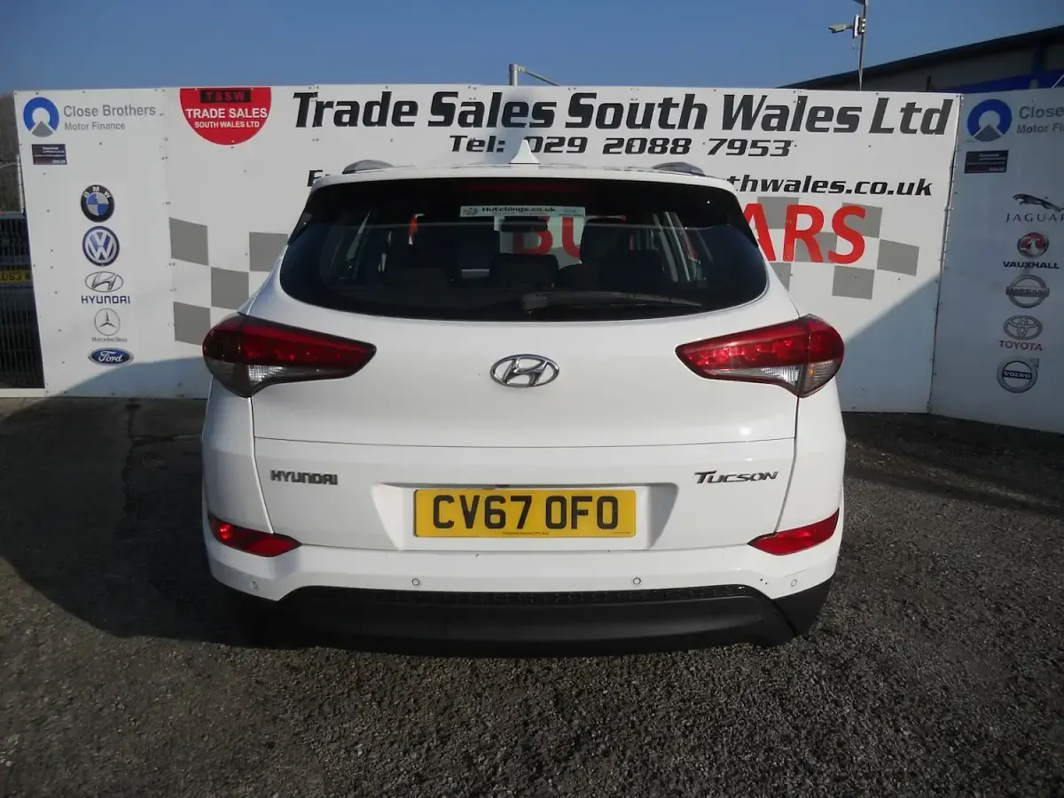 Used Hyundai Tucson SE 116 HP (85 kW) 2017 White SUV