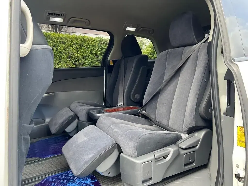 Usado Toyota Estima 2024 Blanco