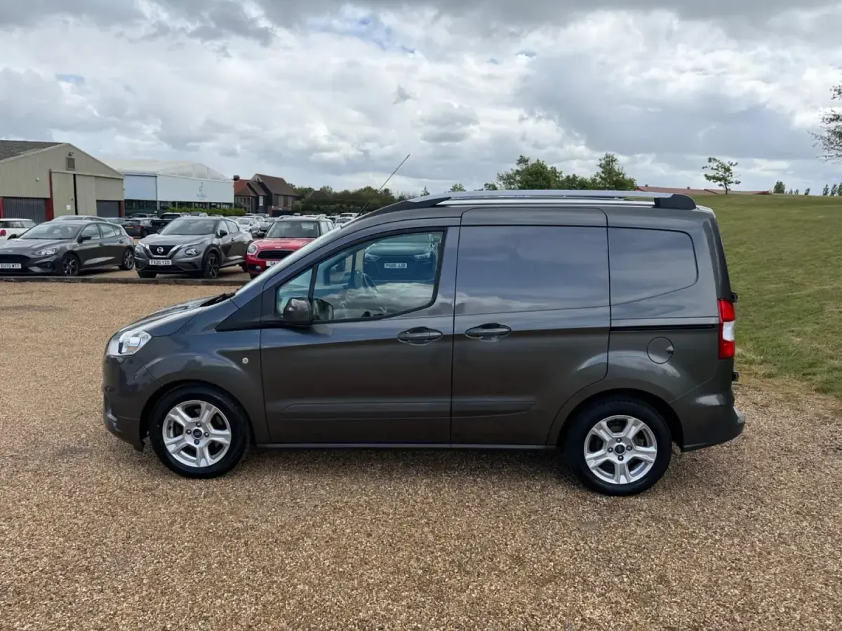Używany Ford Transit Limited 100 KM (73 kW) 2018 Szary Van