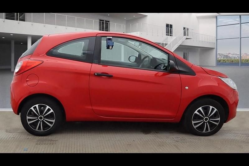 Red Used 2015 Ford Ka Studio Hatchback | £4,490 (Good price) - Image 1/1