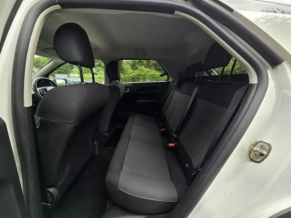 Used Citroën C4 Cactus Flair 82 HP (60 kW) 2017 White Hatchback