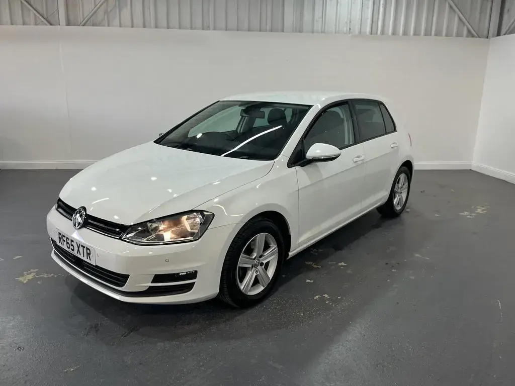 Used VW Golf VII Match 110 HP (80 kW) 2015 White Hatchback