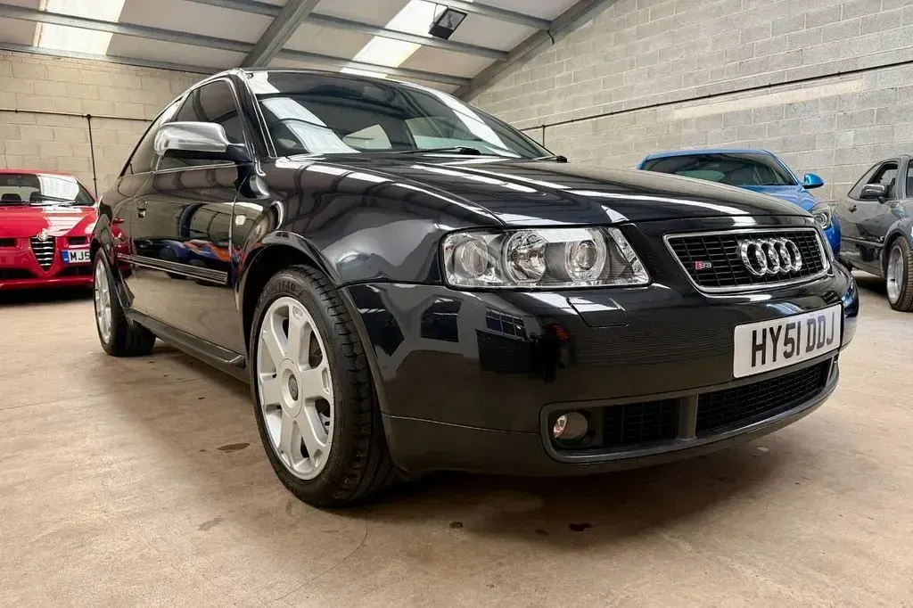 Used Audi A3 Design 225 HP (165 kW) 2002 Black Hatchback