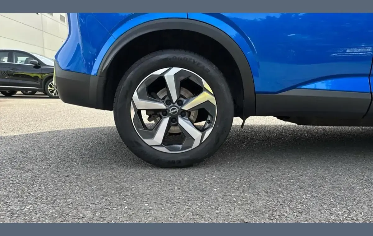 Used Nissan Qashqai N-Connecta 155 HP (114 kW) 2022 Blue SUV