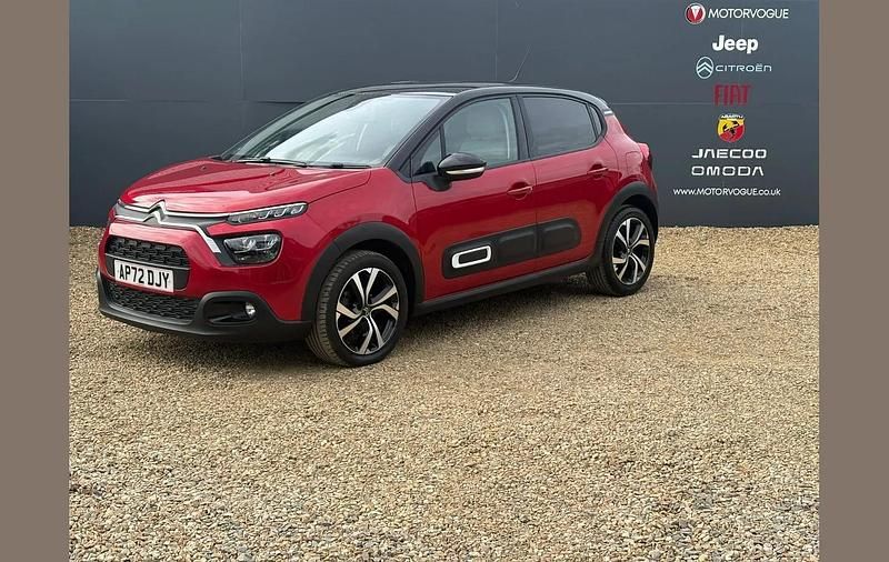 Używany Citroën C3 Shine 102 KM (75 kW) 2022 Czerwony Hatchback