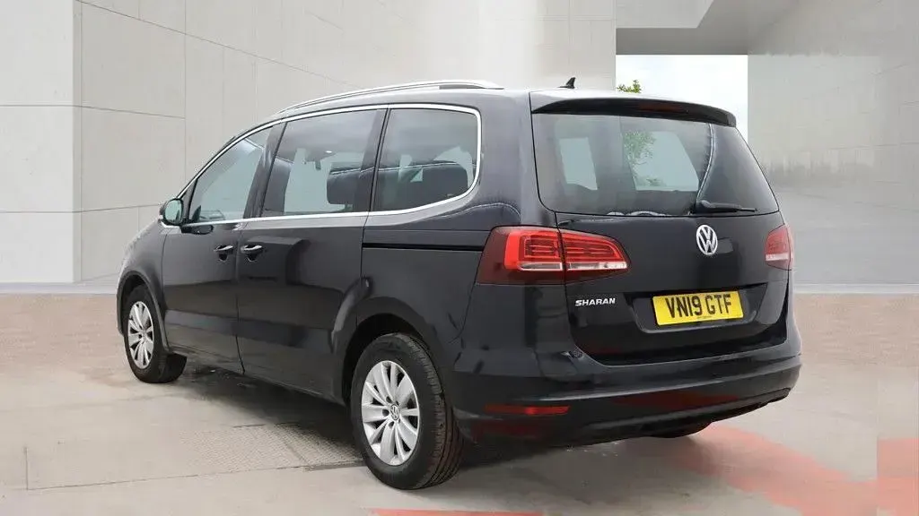 Usado VW Sharan SE 150 HP (110 kW) 2019 Preto Monovolume