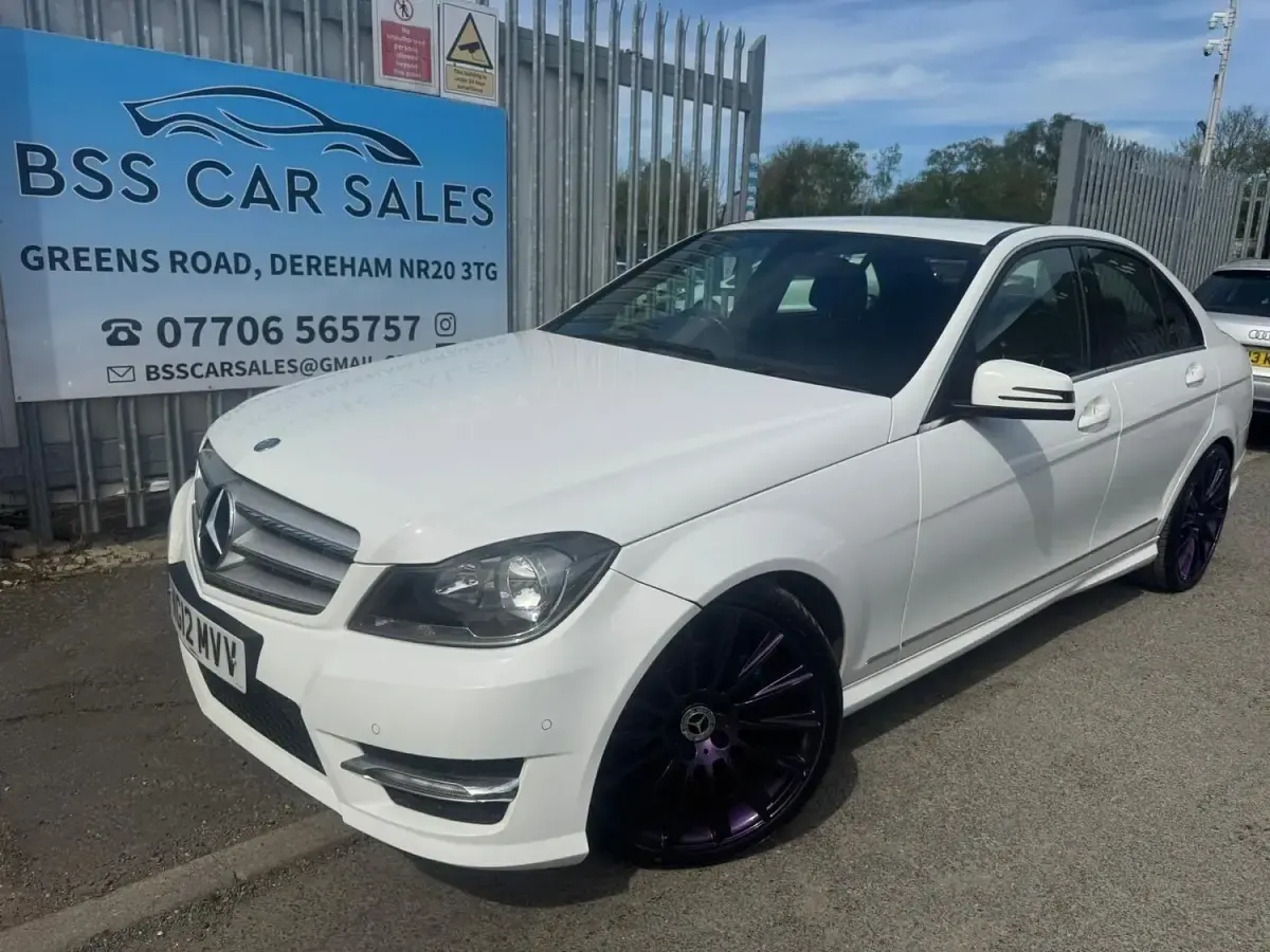 Used Mercedes C220 AMG 168 HP (123 kW) 2012 White Sedan
