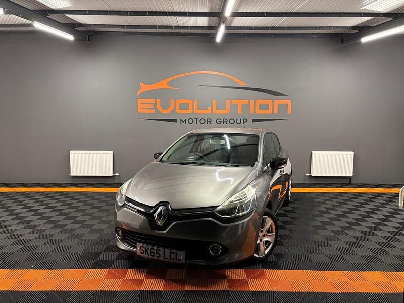 Grey Used 2015 Renault Clio IV Dynamique Hatchback | £5,495 (Fair price) - Image 1/4