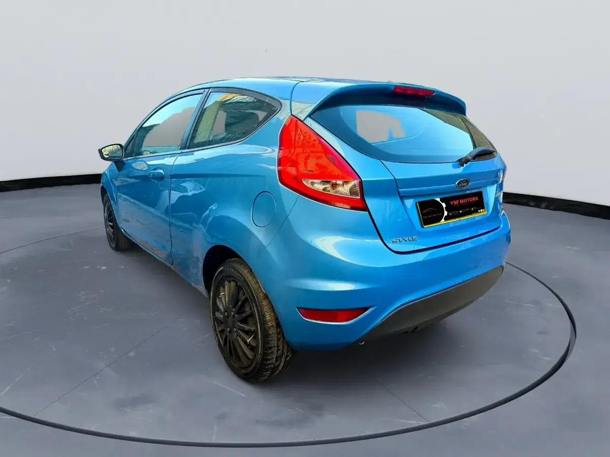 Used Ford Fiesta Zetec 2009 Blue Hatchback