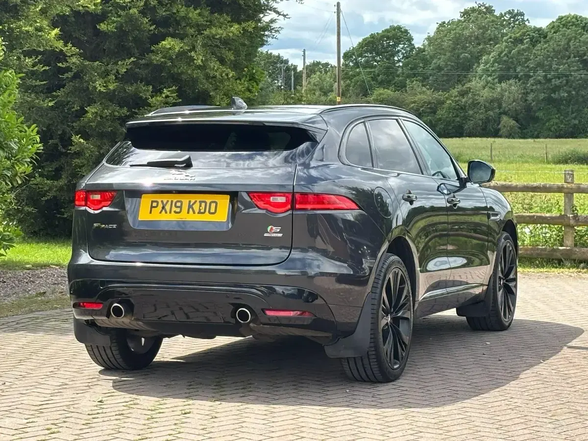 Used Jaguar F-Pace S 300 HP (220 kW) 2019 Grey SUV