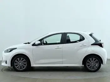 Used Toyota Yaris 116 HP (85 kW) 2023 White Hatchback