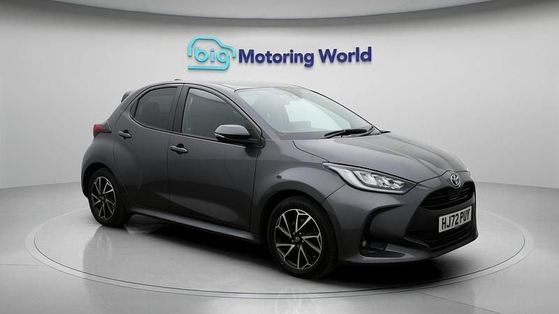 Used Toyota Yaris Hybrid Design 114 HP (83 kW) 2022 Grey Hatchback