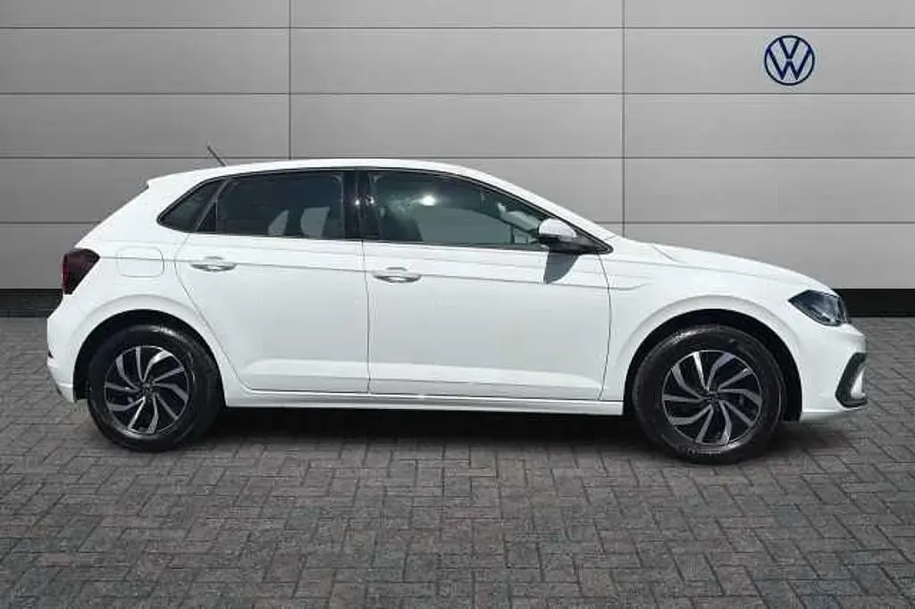 Used VW Polo Life 80 HP (58 kW) 2026 White Hatchback