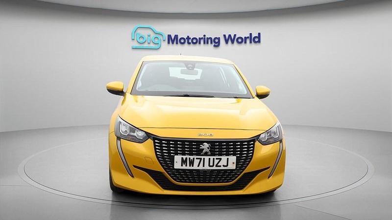 Używany Peugeot 208 Active Premium 75 KM (55 kW) 2022 Żółty Hatchback