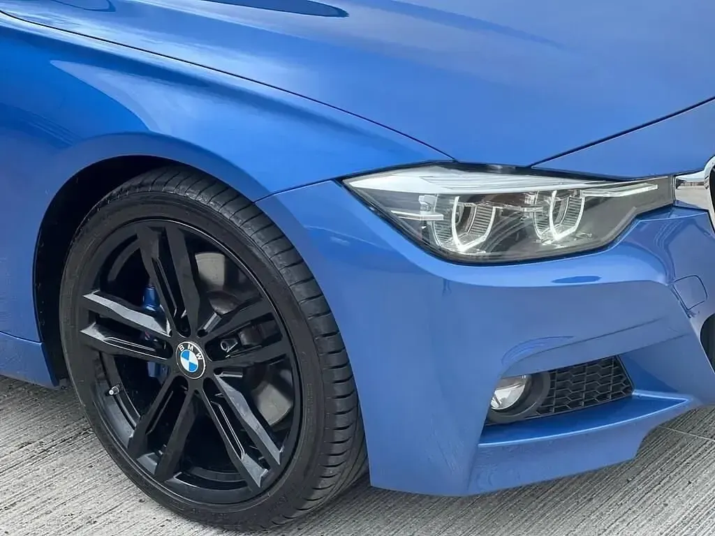 Begagnad BMW 320 M Sport 190 HK (139 kW) 2017 Blå Sedan