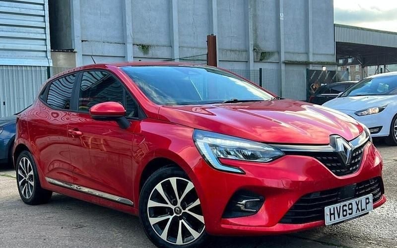 Used Renault Clio V Iconic 101 HP (74 kW) 2020 Red Hatchback