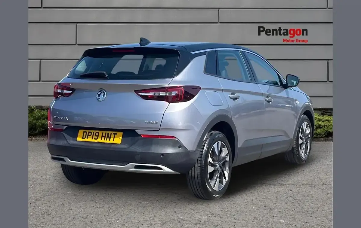 Used Vauxhall Grandland X Sport 130 HP (95 kW) 2019 Grey SUV