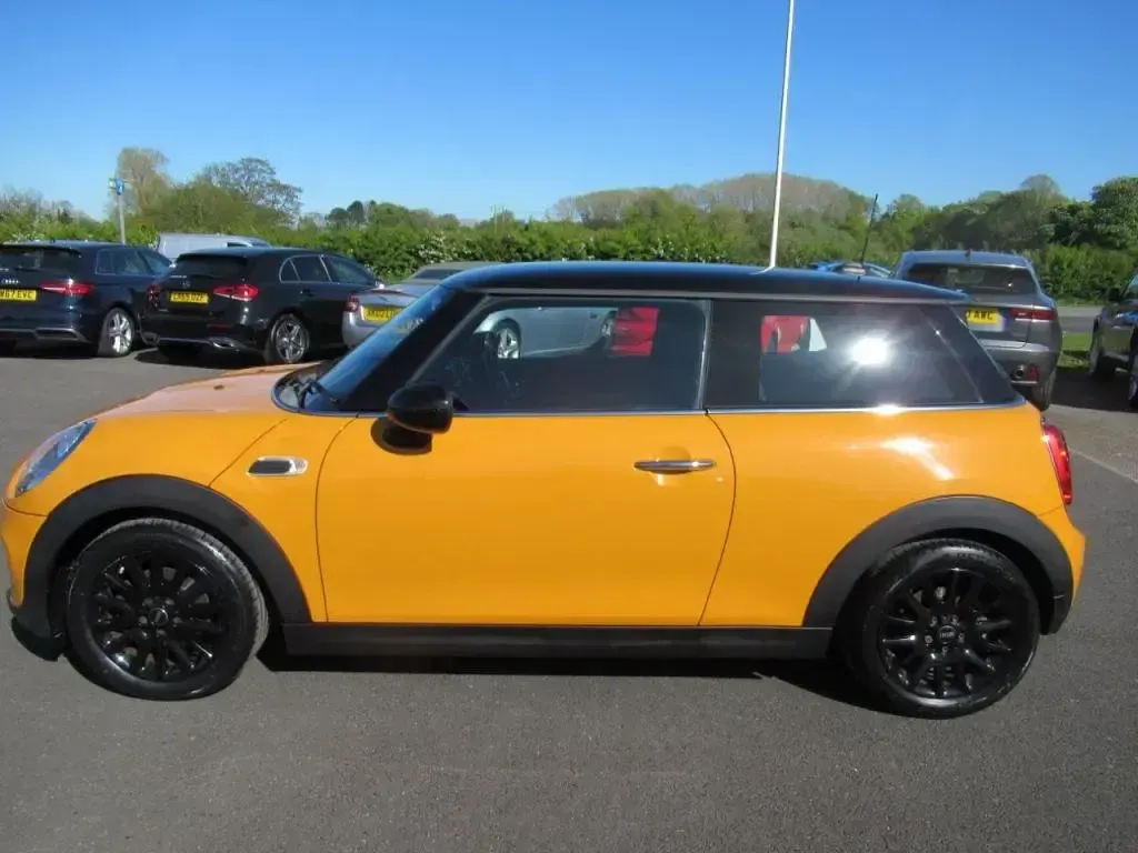 Usado Mini Cooper Hatch 2016 Laranja Citadino