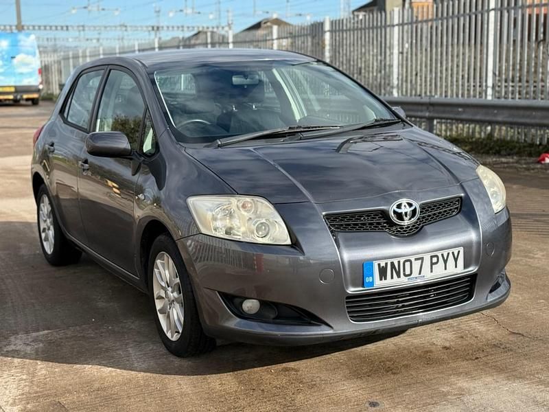 Used Toyota Auris 124 HP (91 kW) 2007 Grey Hatchback