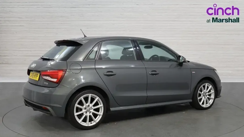 Usado Audi A1 Sportback S-Line 125 HP (91 kW) 2018 Cinzento Citadino