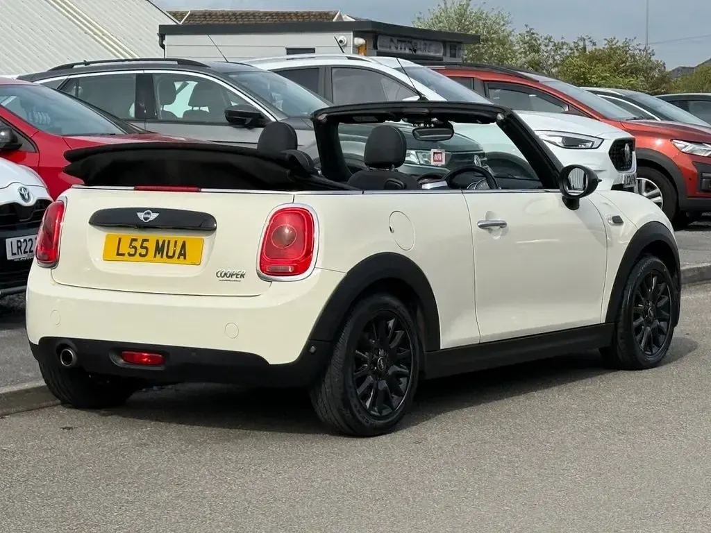 Used Mini Cooper Cabriolet Pepper 136 HP (100 kW) 2017 Pepper white Cabriolet