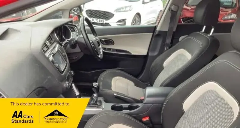 Used Kia Ceed 136 HP (100 kW) 2016 Red Hatchback