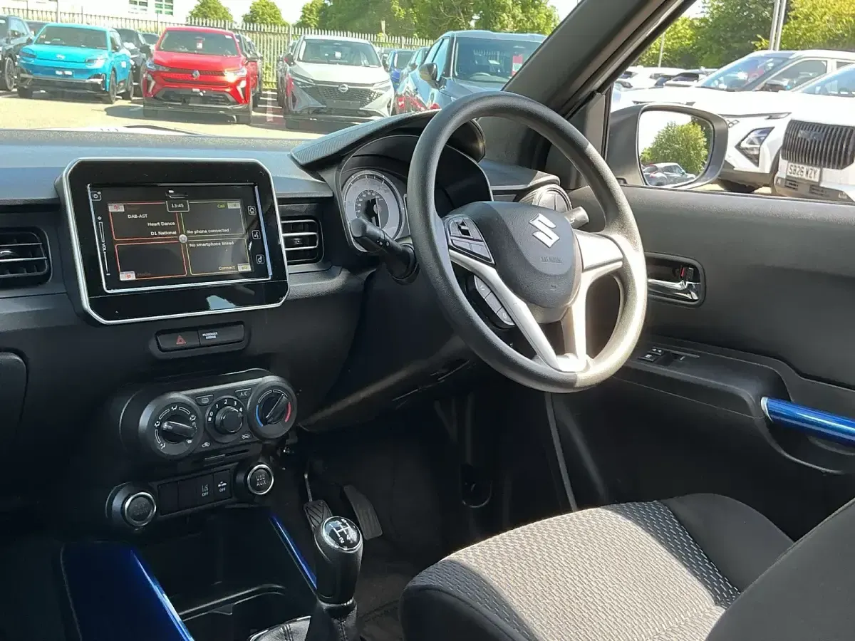 Used Suzuki Ignis SZ-T 83 HP (61 kW) 2023 White/ black SUV