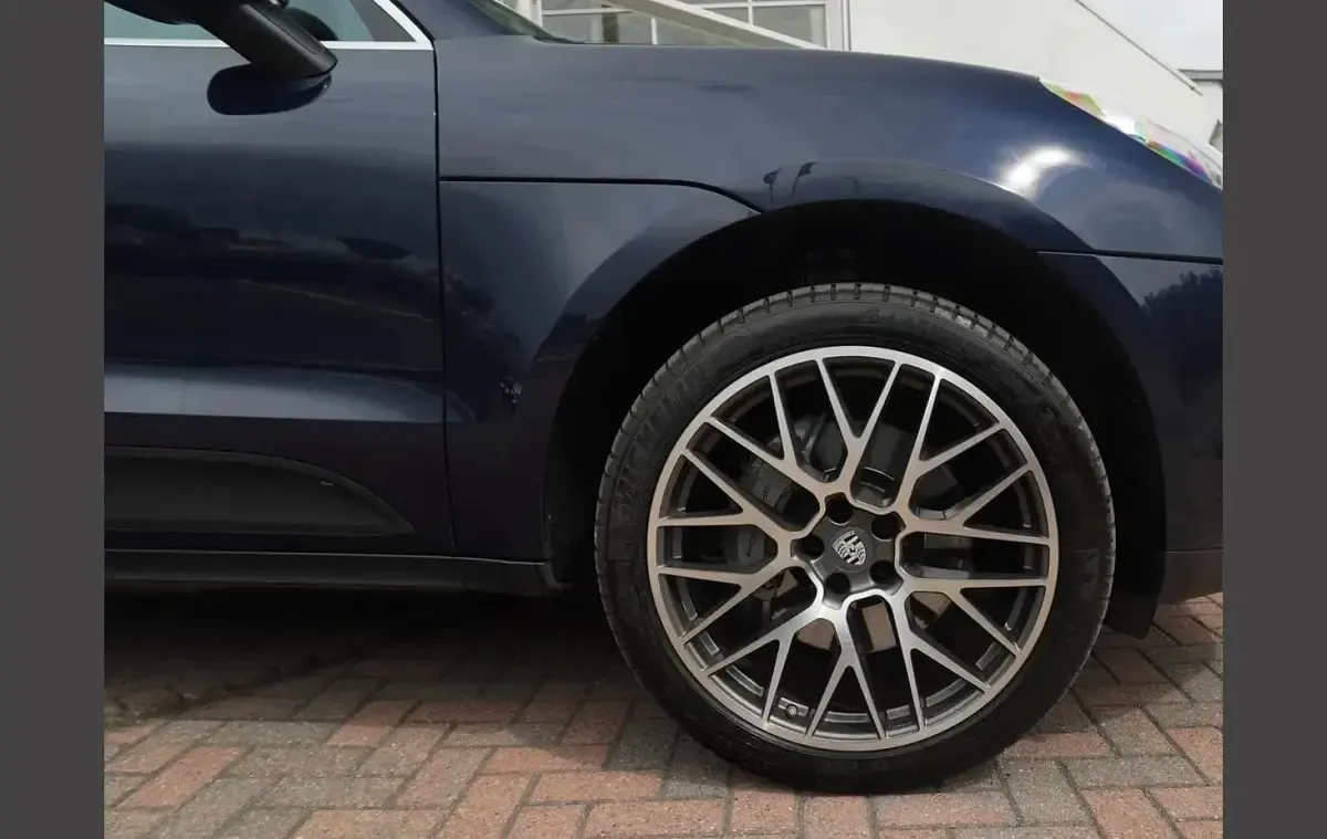 Used Porsche Macan 348 HP (255 kW) 2019 Blue SUV